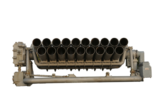 Lance-roquettes naval à 19 tubes de 107 mm avec système de propulsion par feu (FDS).